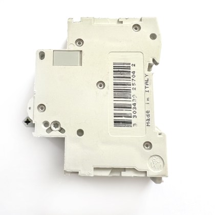 Schneider Electric C60HD 25704 D32 32A 32 Amp MCB Circuit Breaker Type D